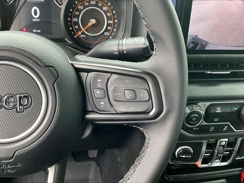 New 2025 Jeep Gladiator Sport image 26