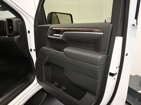 Certified 2025 GMC Sierra 1500 Elevation image 27