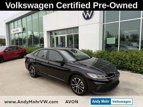 Used 2025 Volkswagen Jetta Sport FWD image 1
