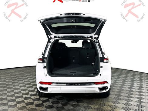 New 2025 Jeep Grand Cherokee Overland image 16