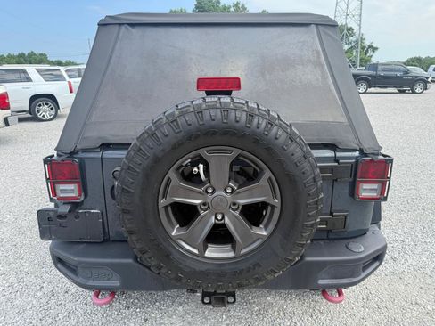 Used 2018 Jeep Wrangler Unlimited Rubicon AWD/4WD image 4