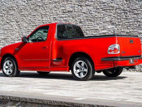 Used 2002 Ford F150 Lightning image 12