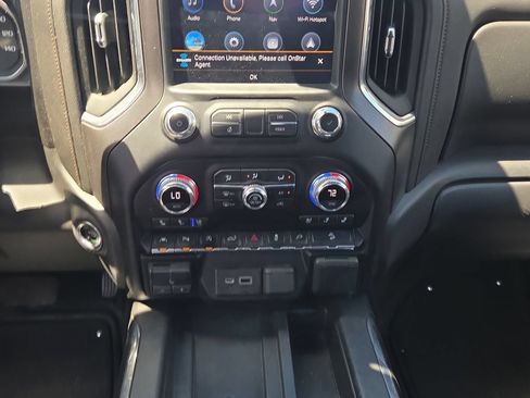 Used 2021 GMC Sierra 1500 AT4 w/ AT4 Value Package AWD/4WD image 17