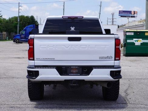 Used 2024 Chevrolet Silverado 2500 High Country w/ Technology Package image 4