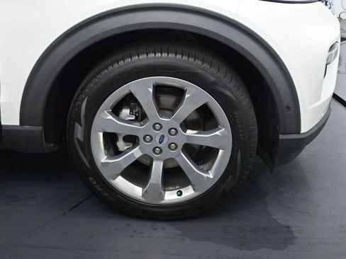 Used 2020 Ford Explorer Platinum w/ Premium Technology Package AWD/4WD image 38