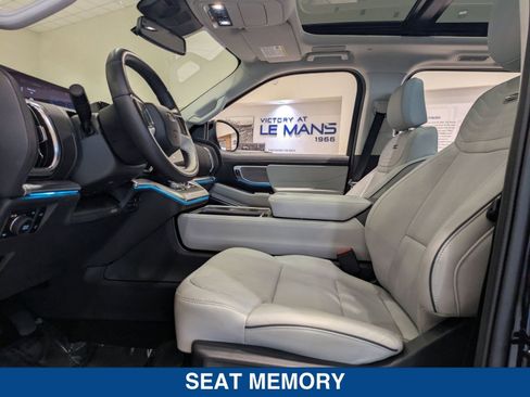 New 2025 Ford Expedition Max Platinum w/ Platinum Ultimate Package image 33