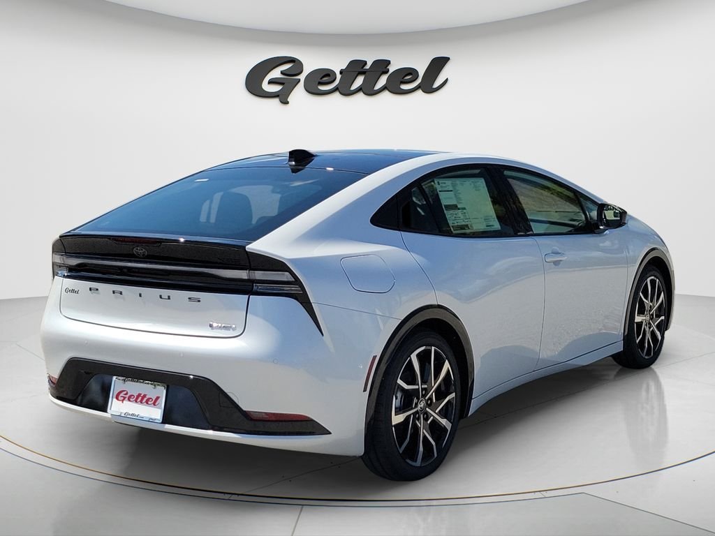 New 2026 Toyota Prius Plug-In Hybrid FWD image 5