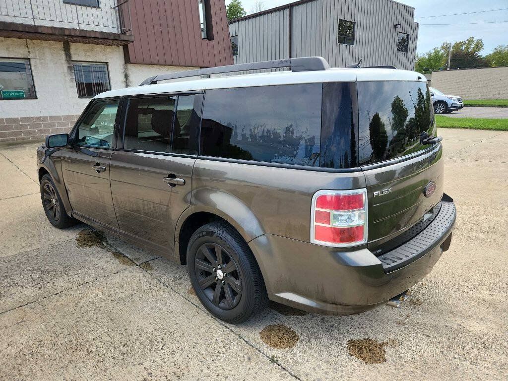 Used 2011 Ford Flex SE FWD image 5