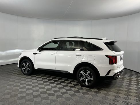 Used 2023 Kia Sorento EX w/ Panoramic Sunroof Package image 7
