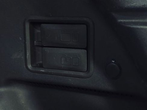 Used 2024 Chevrolet Equinox LT w/ Driver Convenience Package image 9