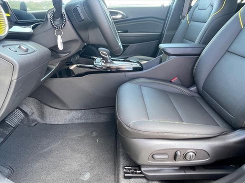 New 2026 Chevrolet Trax ACTIV FWD image 21