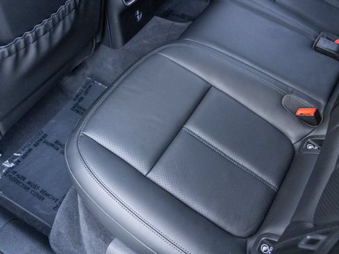 Certified 2026 Porsche Macan AWD/4WD image 49