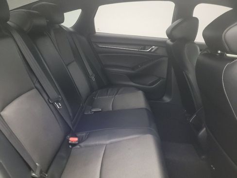 Used 2018 Honda Accord Sport image 19