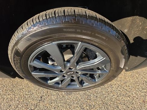 Used 2023 Chevrolet Equinox RS AWD/4WD image 34