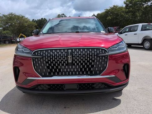Used 2025 Lincoln Aviator Reserve w/ Equipment Group 201A AWD/4WD image 9