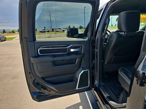 Used 2022 RAM 3500 Laramie AWD/4WD image 20