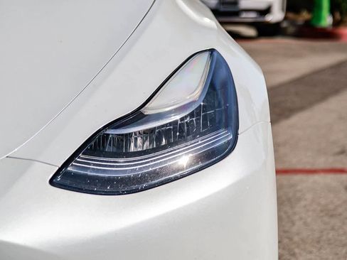 Used 2023 Tesla Model Y Long Range image 10