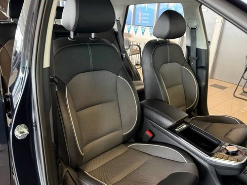 Used 2022 Kia Niro EX FWD image 24