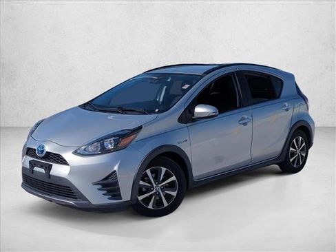 Used 2018 Toyota Prius C Two image 1