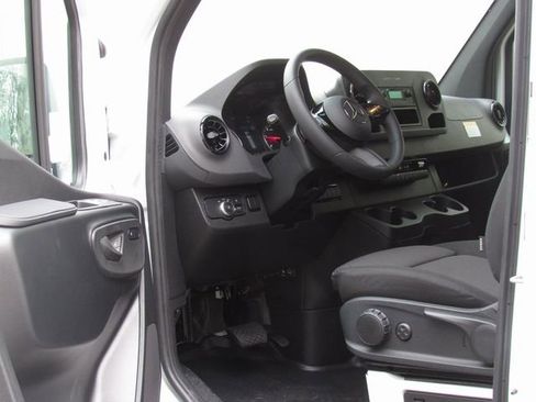 New 2026 Mercedes-Benz Sprinter 2500 image 9