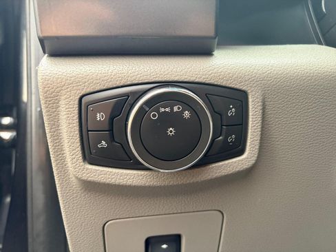 Used 2015 Ford F150 XLT w/ Equipment Group 302A Luxury AWD/4WD image 33