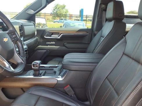 Used 2024 Chevrolet Silverado 1500 High Country w/ Technology Package AWD/4WD image 24