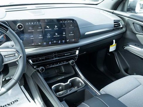 New 2026 Chevrolet Traverse LT w/ Enhanced Driving Package FWD image 17