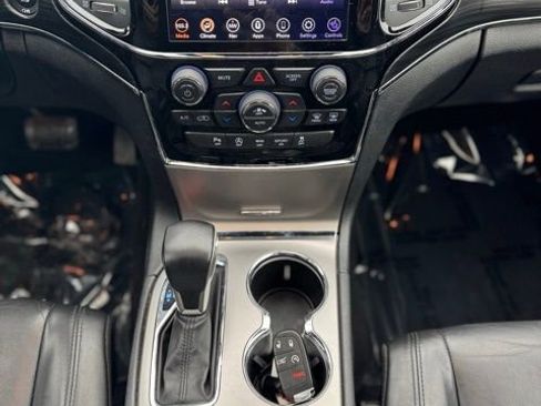 Used 2020 Jeep Grand Cherokee Limited image 22