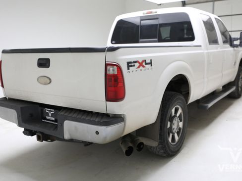 Used 2011 Ford F250 Lariat w/ Lariat Interior Pkg image 4