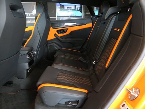 Used 2024 Lamborghini Urus S AWD/4WD image 36