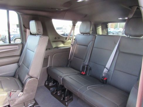 Used 2023 GMC Yukon XL Denali w/ Advanced Technology Package image 31