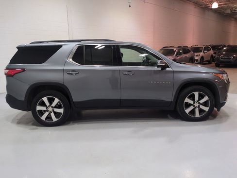 Used 2019 Chevrolet Traverse LT w/ LT Premium Package AWD/4WD image 2