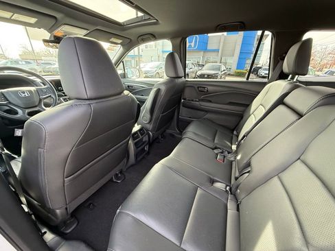 Used 2023 Honda Passport EX-L image 10