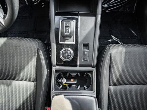 Used 2022 Mitsubishi Outlander ES image 24