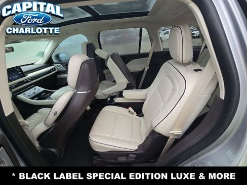 Used 2023 Lincoln Aviator Black Label image 13