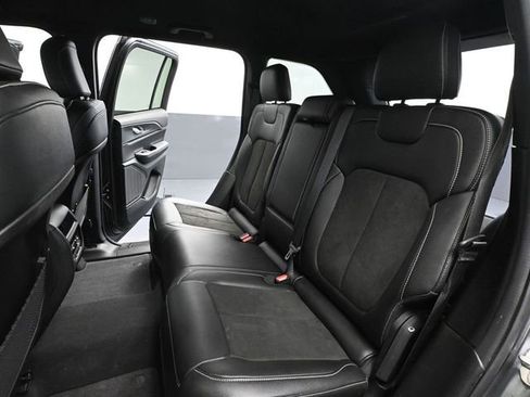 Used 2024 Jeep Grand Cherokee Altitude image 40