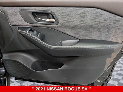 Used 2021 Nissan Rogue SV AWD/4WD image 32
