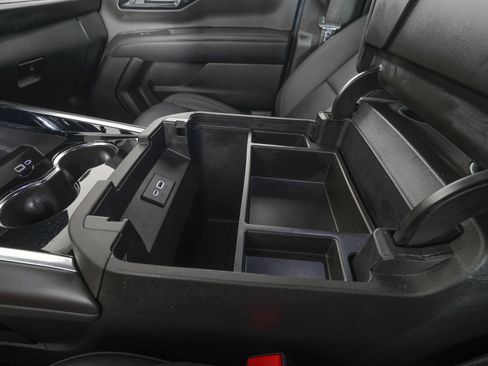 Used 2025 Chevrolet Tahoe Z71 AWD/4WD image 28