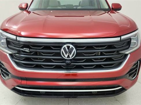 Used 2025 Volkswagen Atlas SEL Premium R-Line image 8