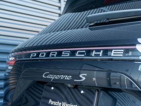 Used 2022 Porsche Cayenne S AWD/4WD image 44