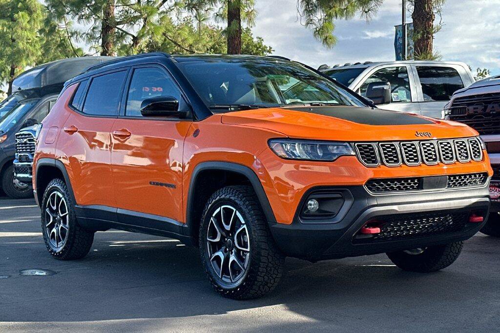 New 2026 Jeep Compass Trailhawk AWD/4WD image 2