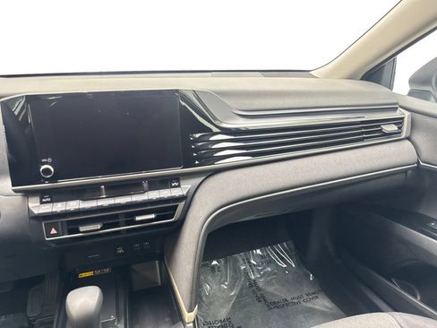 Used 2025 Toyota Camry LE FWD image 55
