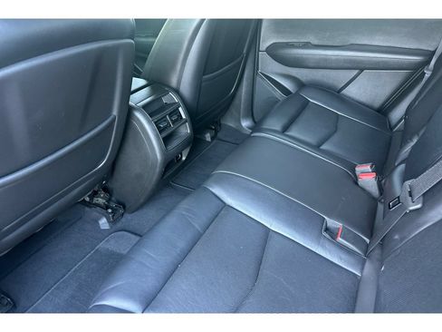 Used 2017 Cadillac XT5 Premium Luxury FWD image 13