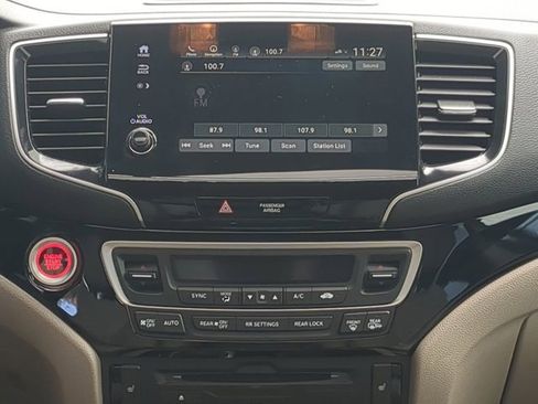 Used 2021 Honda Pilot Touring image 16