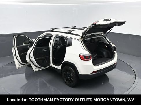 Used 2017 Jeep Compass Latitude AWD/4WD image 25