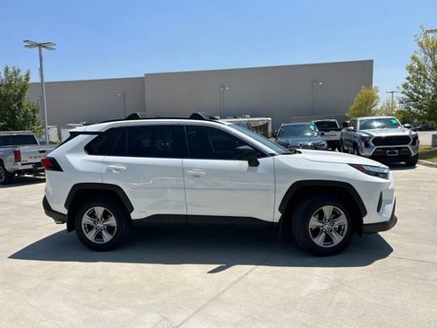 Used 2025 Toyota RAV4 LE AWD/4WD image 2