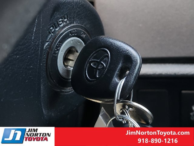 Used 2011 Toyota Tundra Limited w/ Platinum Pkg AWD/4WD image 22
