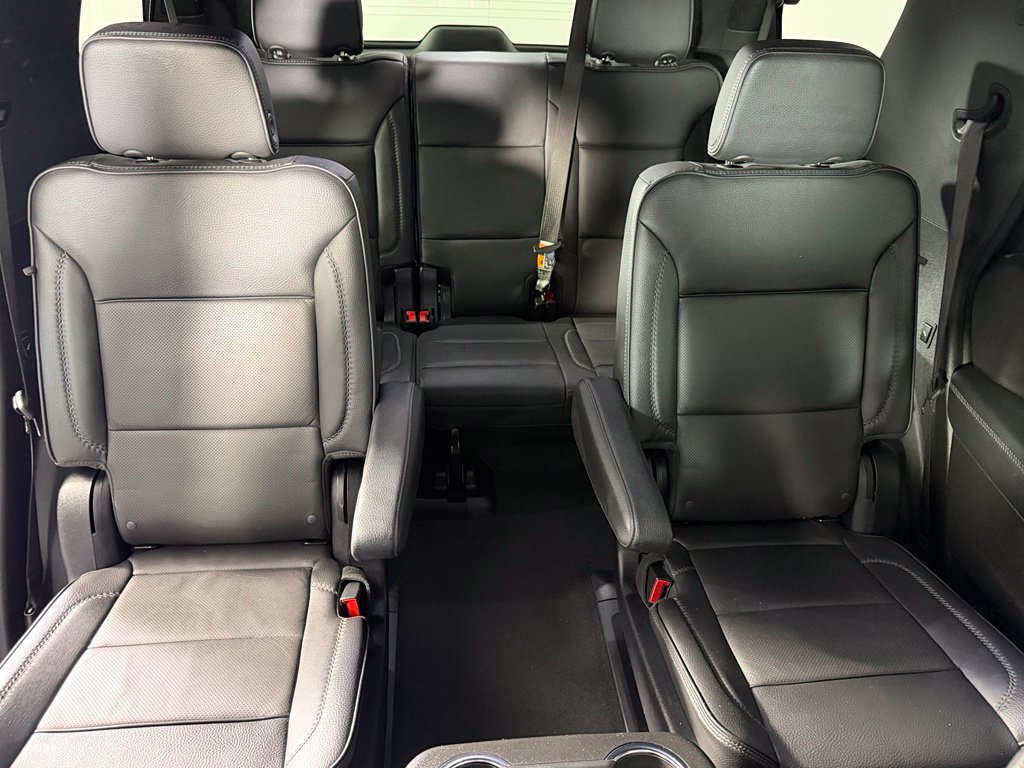 Used 2025 GMC Yukon Denali AWD/4WD image 19