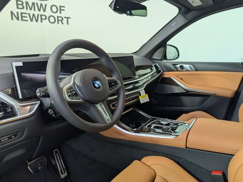 New 2026 BMW X5 xDrive40i w/ M Sport Package AWD/4WD image 11