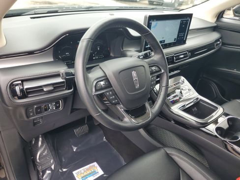Certified 2022 Lincoln Nautilus AWD w/ Premium Package image 13